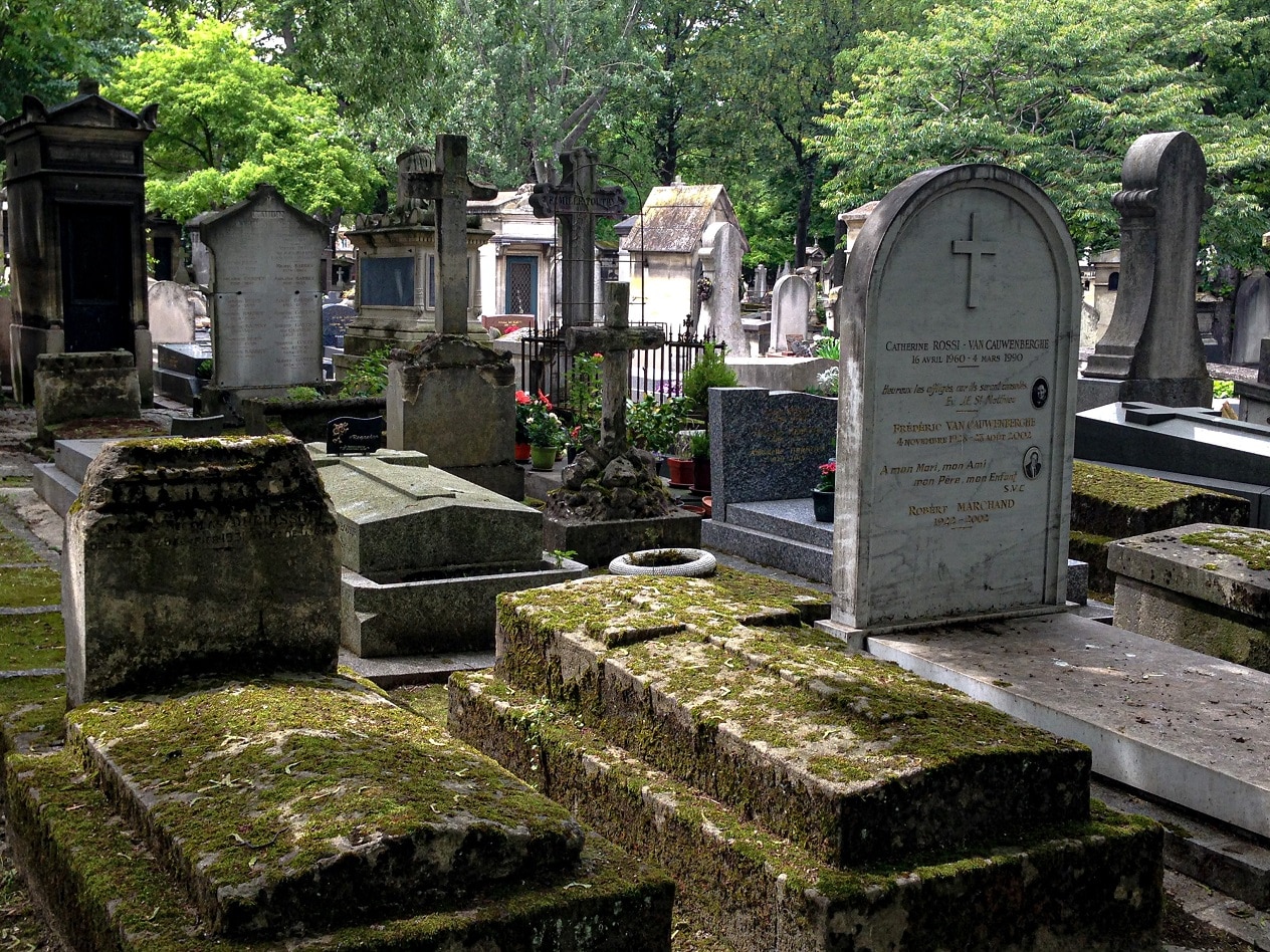 Existe-t-il des normes aux monuments funéraires ?